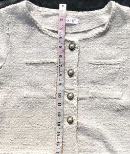 Chic White Tweed Cropped Jacket