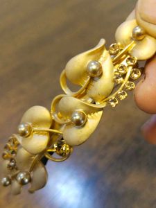 Elegant Hair Clips in Gold and Silver Shades150