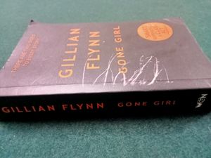 Gone Girl (Suspensefull) Book