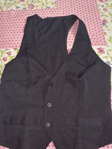 Sleek Black Sleeveless Vest Top