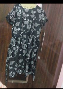 Chic black midi dress