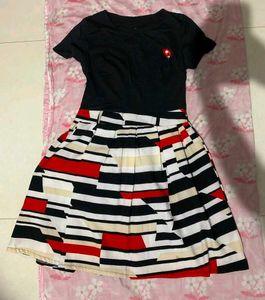 Chic Black &amp; White Geometric Print hotshot
