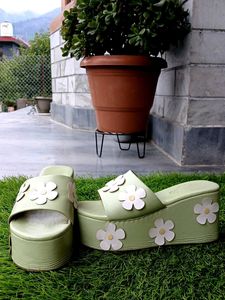 Vintage Flower Platform Slides
