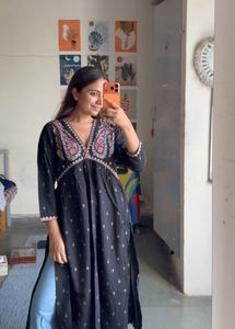 Black printed low neck kurta