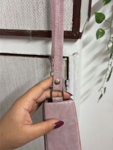 Chic Pink Croc Embossed Crossbody Bag