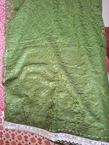 Elegant Green Lace Saree with Pearl Details