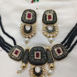Necklace set