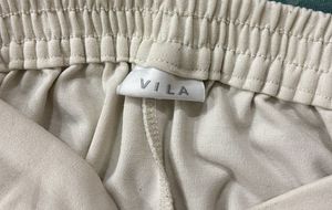 Women Relaxed High-Rise Trousers