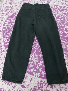 Charcoal black color baggy jeanse balloon fit