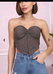 tube top never worn its looks very perfect