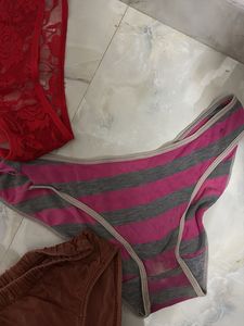 per piece cute underwears.😍