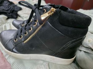 Black Sneakers