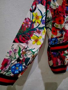 Floral V-Neck Button-Up Jacket.