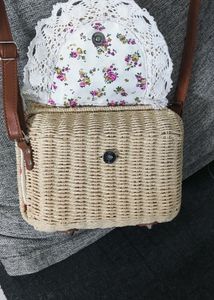 Jute bag medium size its kind of new