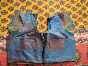 Kanjeevaram Silk Blouse with Gold Border✨💙
