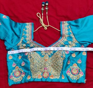 Embroidered Blouse with latkan 💫
