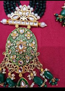 Beautiful Kundan Set With Earrings
