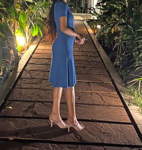Elegant Blue Knit Midi Dress