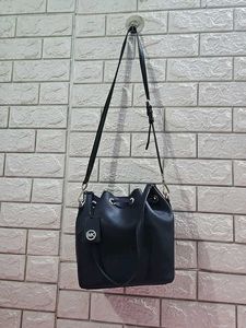 Michael Kors Greenwich Bucket Bag 35T8GGRM6