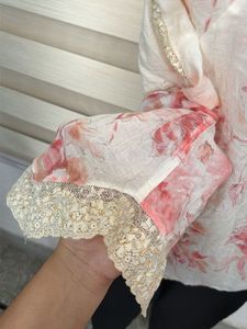 Beautiful Floral Print Kurta