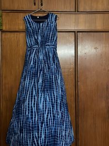 Stylish Blue Tie-Dye Maxi Dress