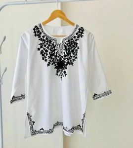 Elegant White Embroidered Kurta