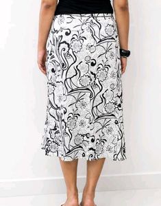 vintage black floral print midi skirt