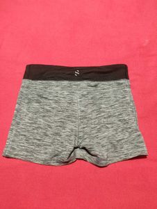 H&amp;M Sport Girls Shorts (8–10 Years)"