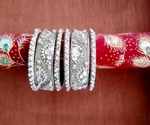💫 Silver Stone Bangles Set