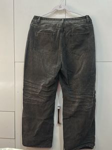women baggy jeans