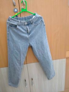 Light Wash Boyfriend Jeans