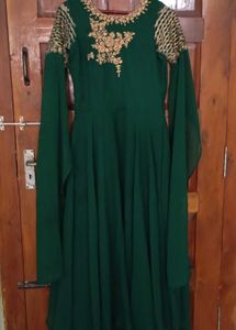 Elegant Emerald Green Ethnic Gown