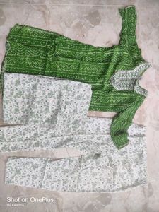 Green Bandhani Print Kurta with Pant and dupatta