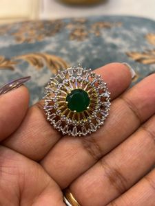 Stunning Emerald &amp; Diamond Ring