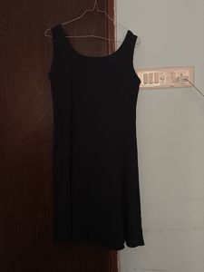 Chic Black Button-Up Sleeveless Midi Dress