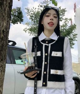 Wollen Black &amp; White Knit Vest