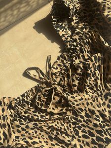 Leopard Print Puff Sleeve Crop Top