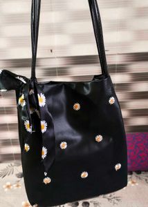 Cute Daisy Print Tote Bag with Scarf Accent