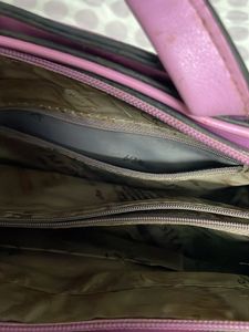 Chic Pink Handbag with Textured Detail