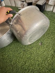 Large Aluminum Cooking Pot