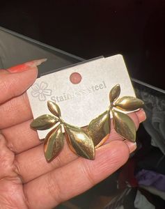 Gold Leaf Dangle Earrings 🍁