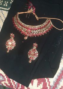 Stunning Red &amp; Gold Necklace with Earrings