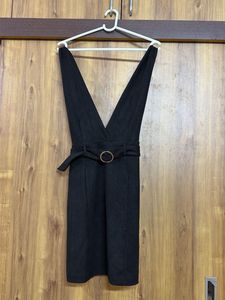 Chic Black V-Neck Belted Dress