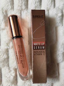 INSIGHT MATTE LIP SERUM AVOCADO & VITAMIN E LIPSTI