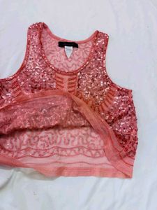 Surkh Sitara Top