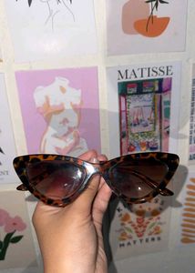 Chic Leopard Print Cat-Eye Sunglasses