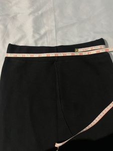 Chic Black Midi Skirt