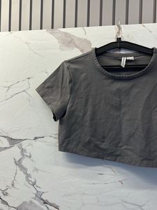H&amp;M Grey Cropped T-Shirt, L Size- 38