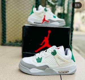 Air Jordan 4 Sneakers