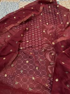Maroon Dupatta with gold embellishment